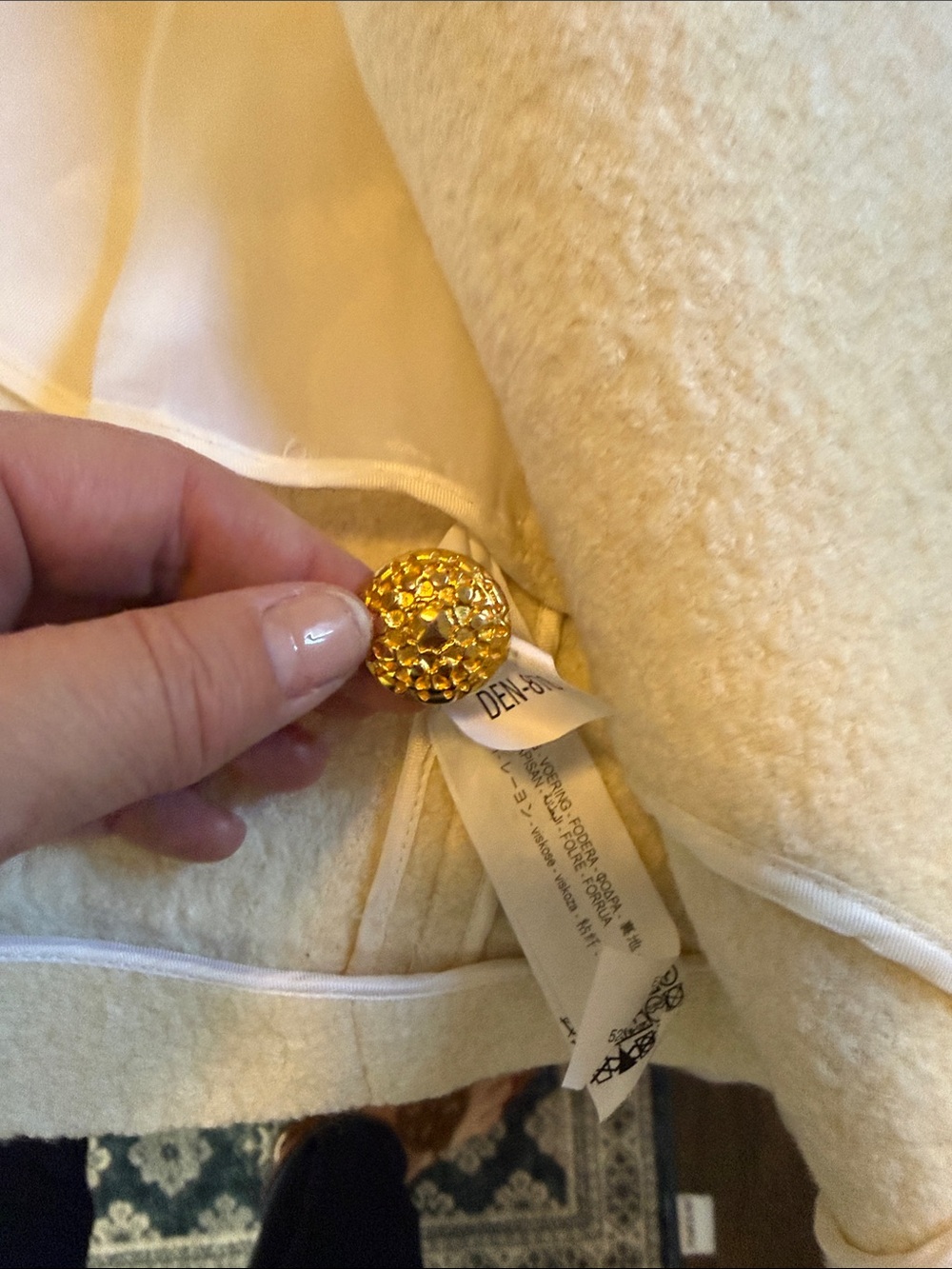 Zara Cream Bouclé Cropped Blazer with Gold Buttons - Picture 7 of 10